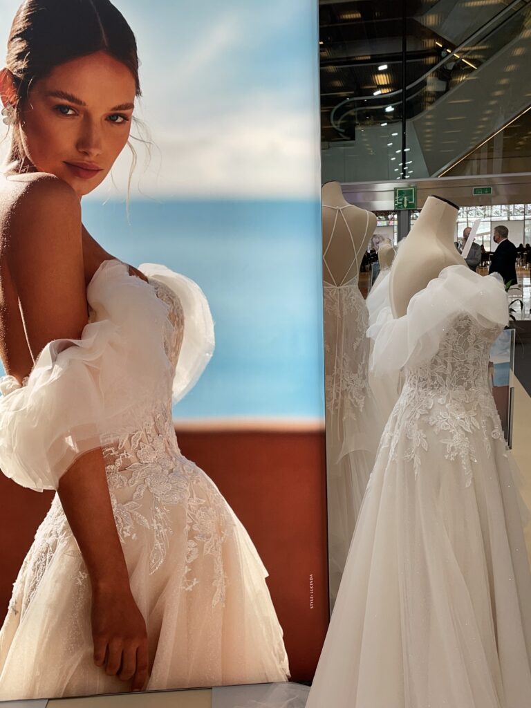 Svatební šaty NICOLE MILANO