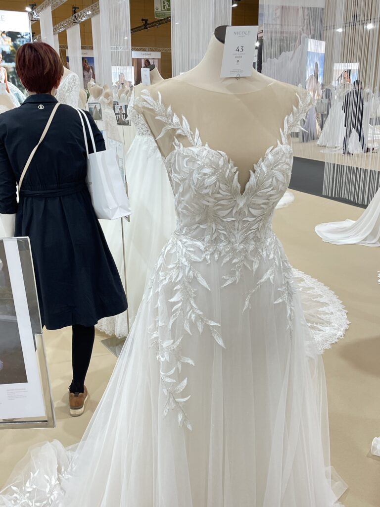 Svatební šaty NICOLE MILANO