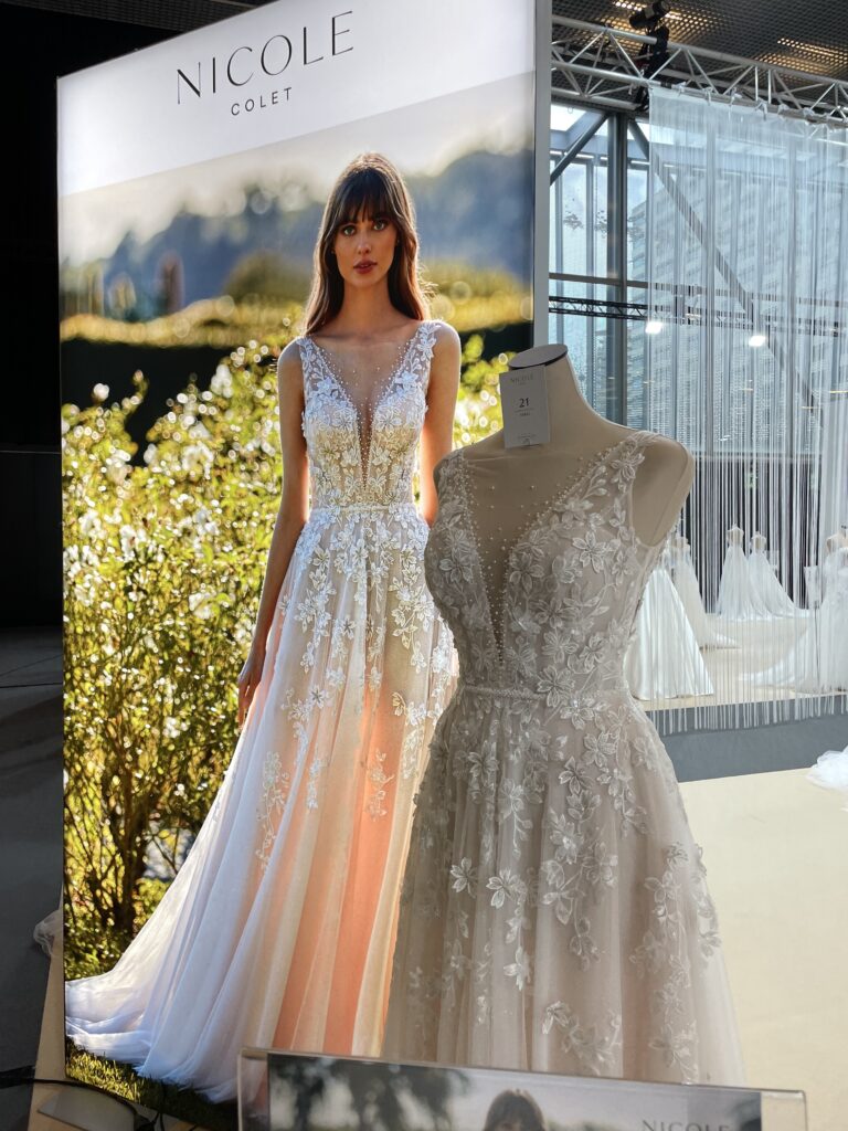 Svatební šaty NICOLE MILANO