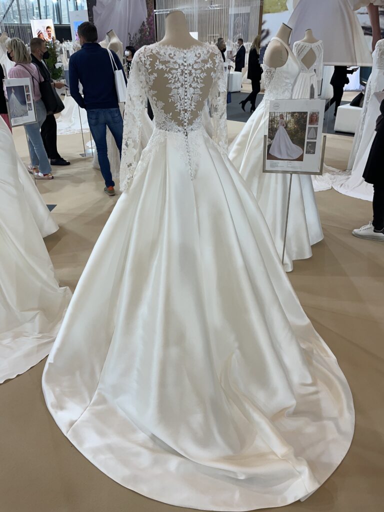 Svatební šaty NICOLE MILANO