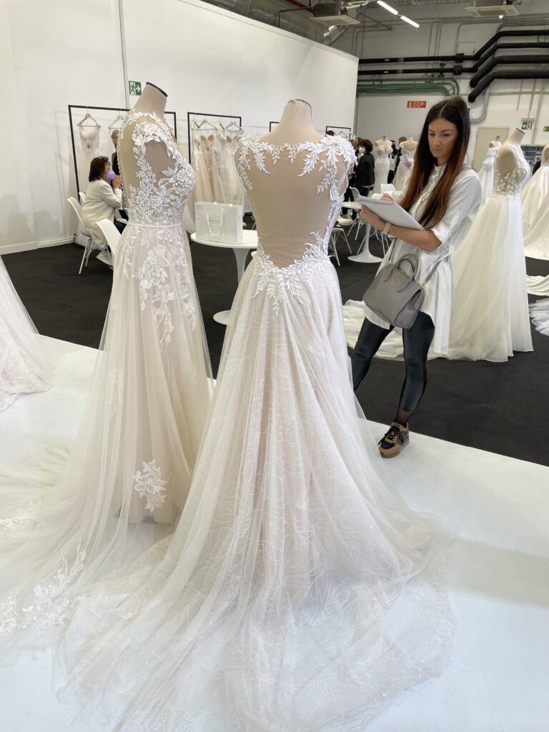 Svatební šaty NICOLE MILANO