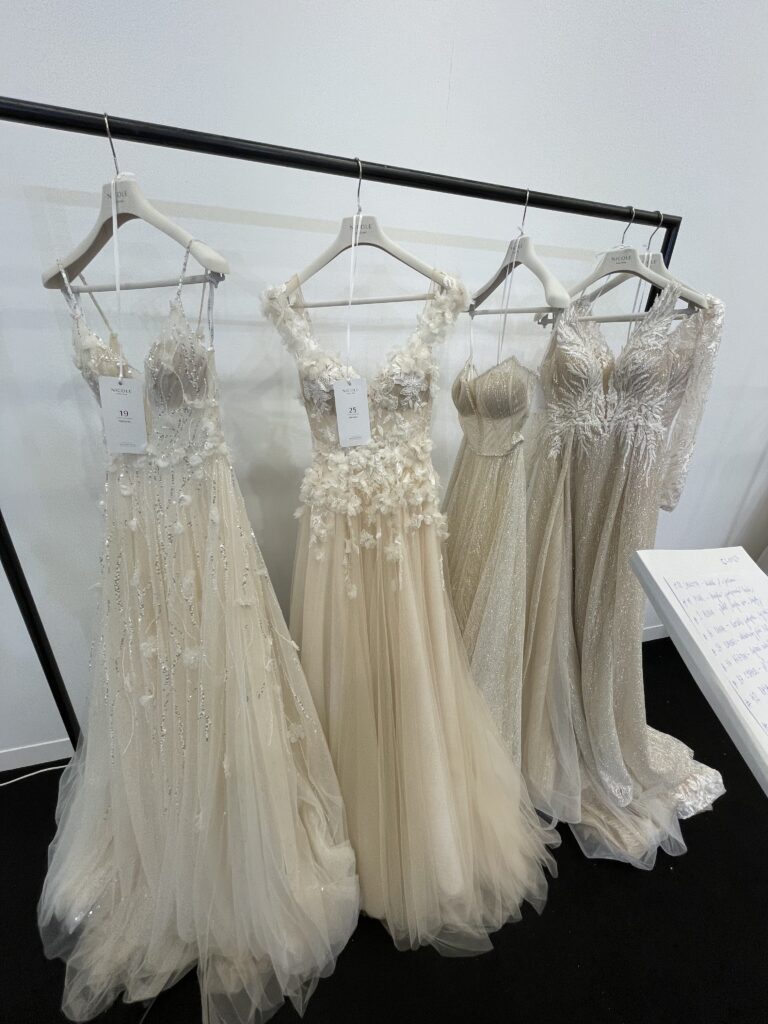 Svatební šaty NICOLE MILANO